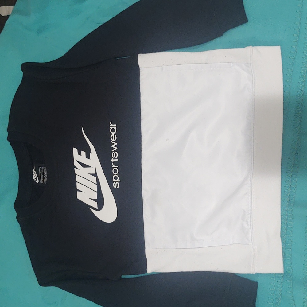 SOLD.  Nike Boy's Sweatshirt